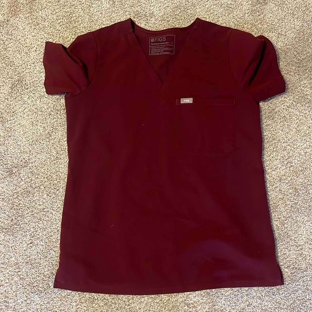 Figs scrub top
